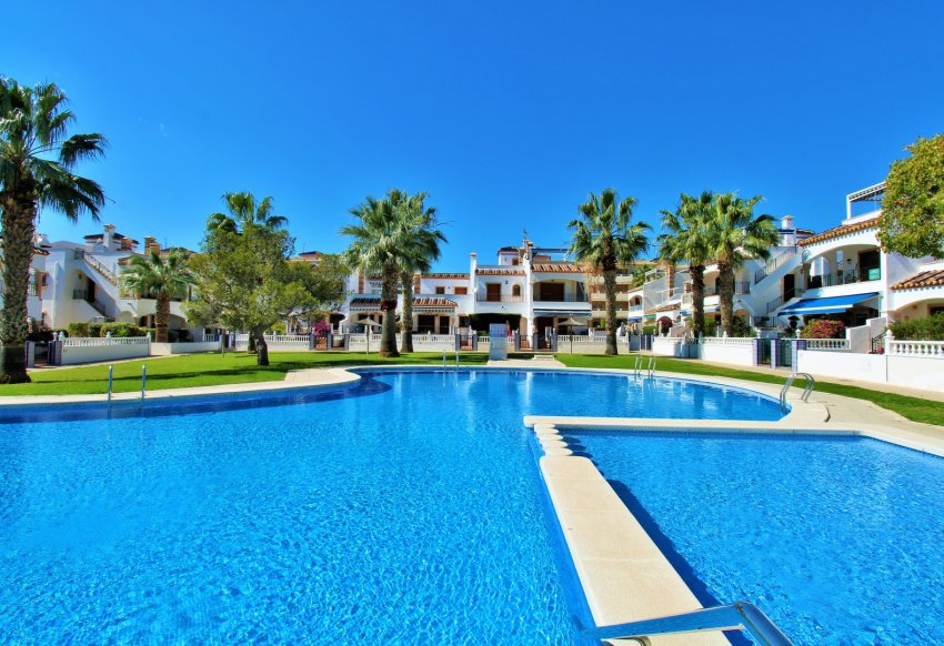 Reventa - Apartamento -
Playa Flamenca