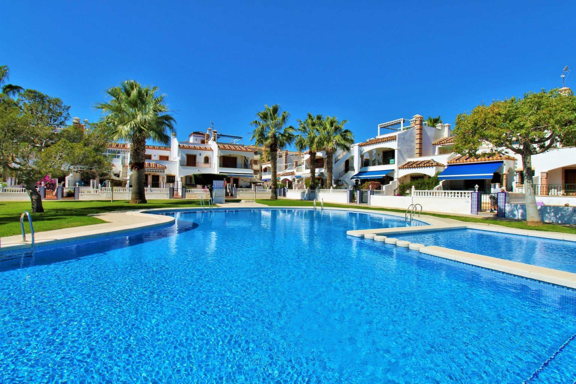 Reventa - Apartamento -
Playa Flamenca