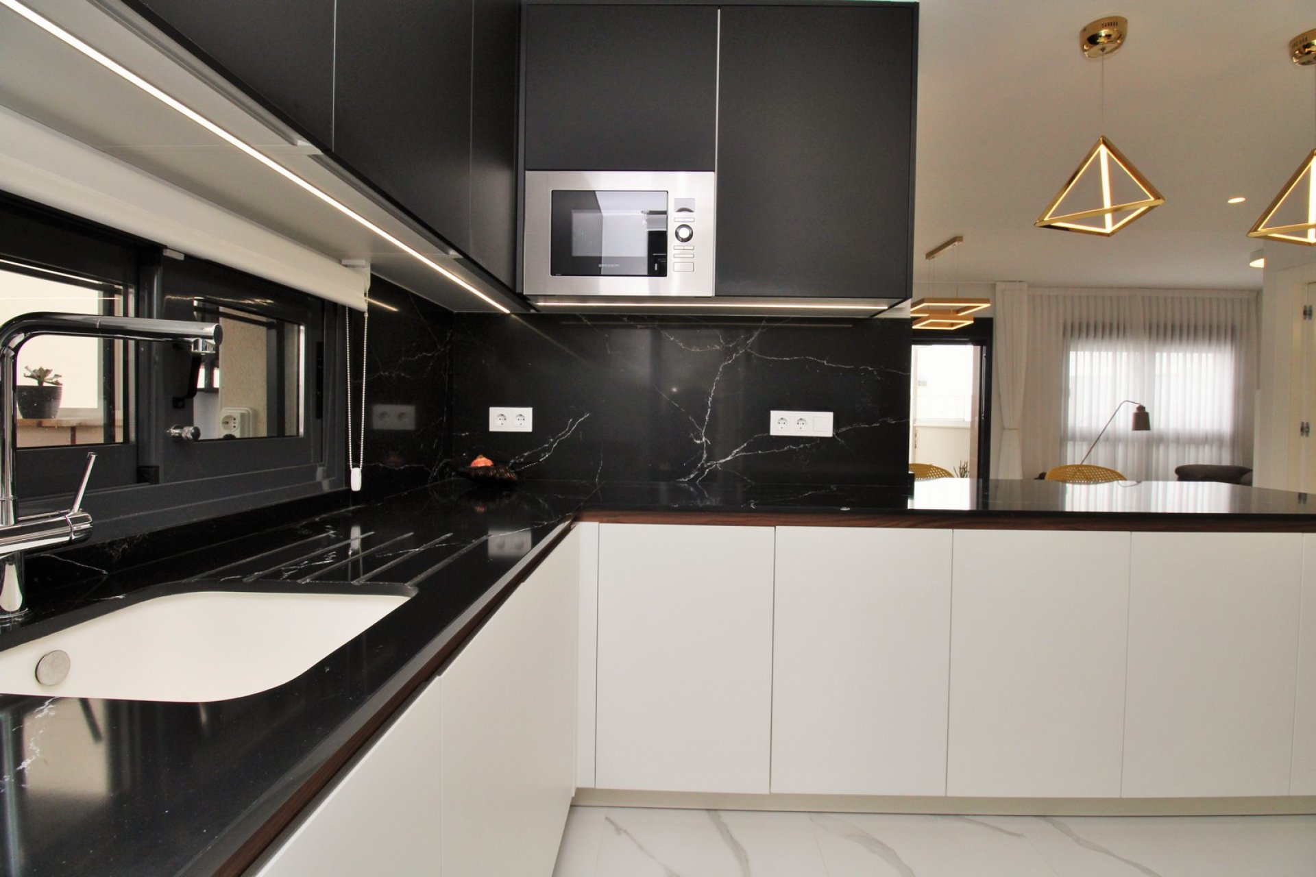 Reventa - Apartamento -
San Miguel de Salinas