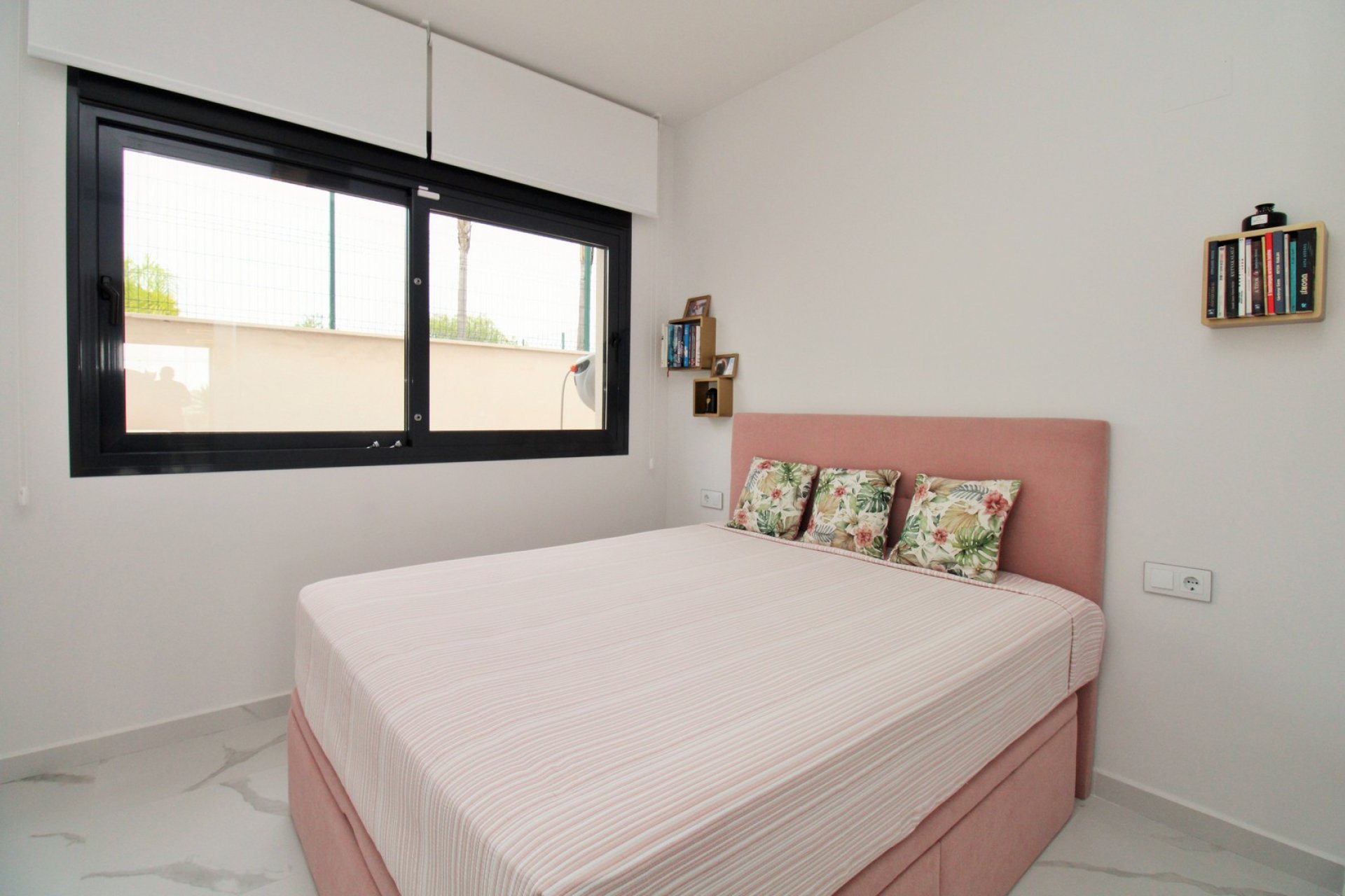 Reventa - Apartamento -
San Miguel de Salinas