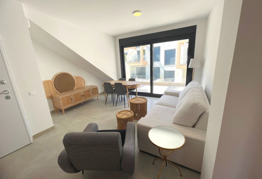 Reventa - Apartamento -
Villamartín - PAU 26