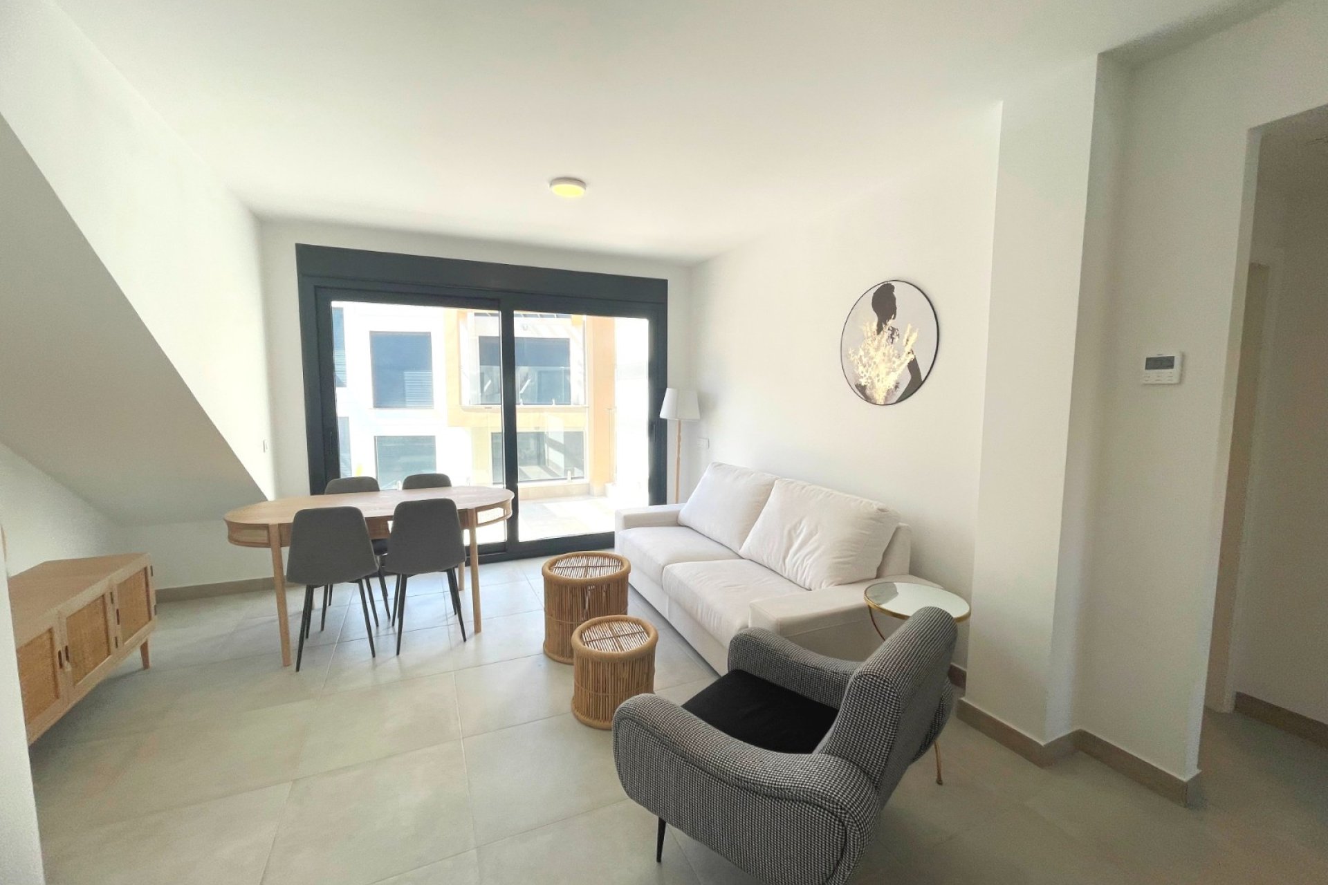 Reventa - Apartamento -
Villamartín - PAU 26