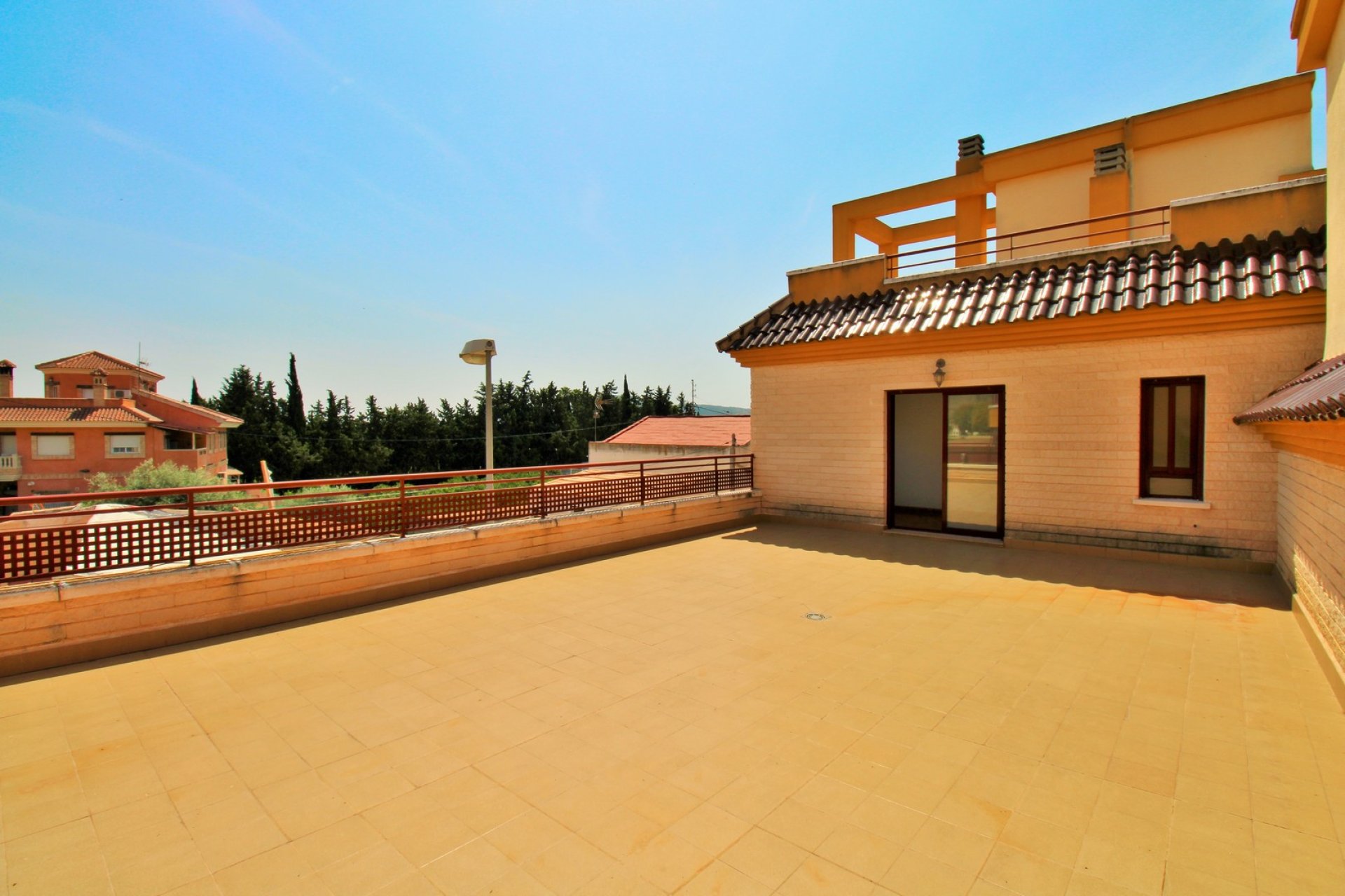 Reventa - Detached Villa -
Los Desamparados