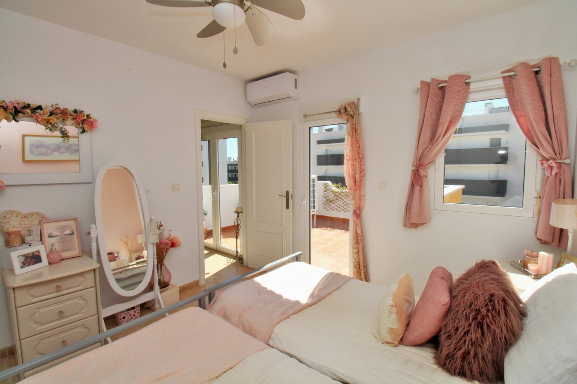 Reventa - Detached Villa -
Villamartín - Villamartin