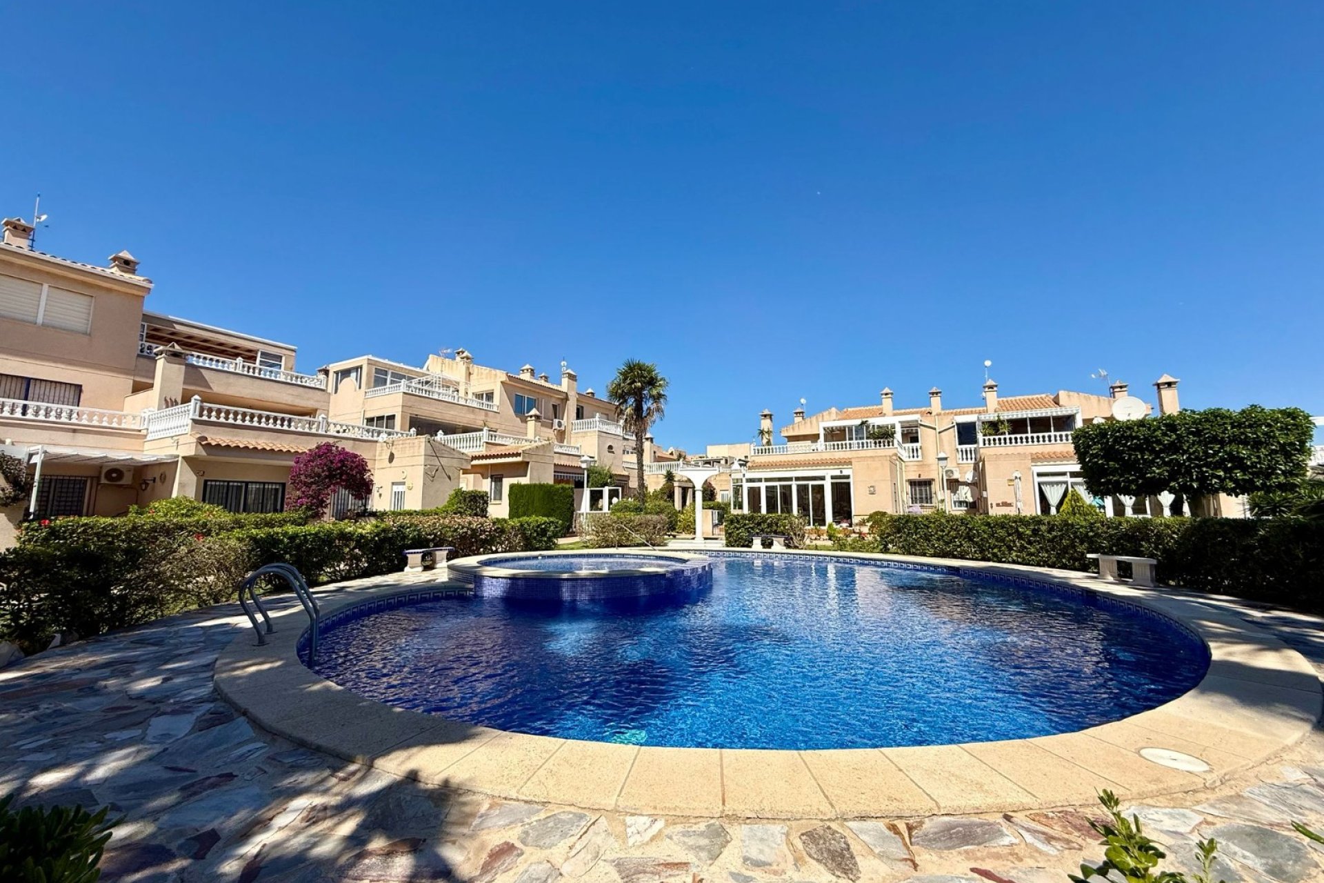 Reventa - Duplex -
Orihuela Costa - Playa Flamenca