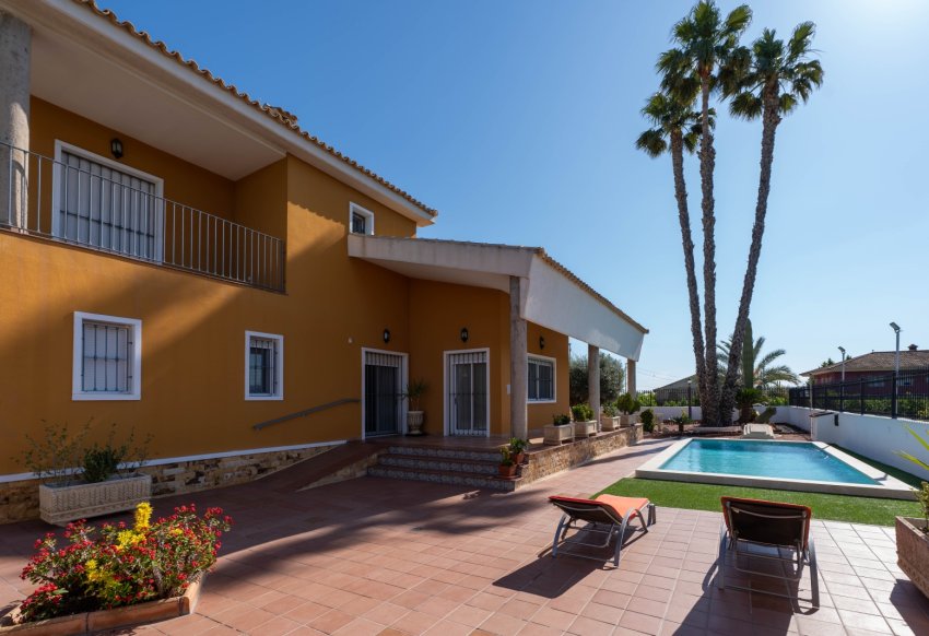 Reventa - Finca -
Orihuela Costa - Orihuela