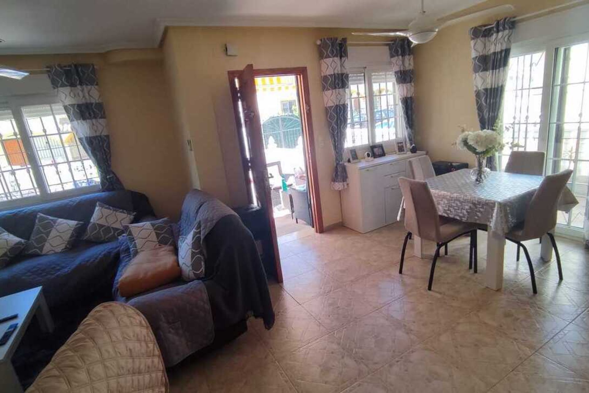 Reventa - Semi Detached Villa -
Playa Flamenca - Play Flamenca
