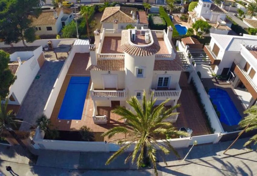 Reventa - Villa -
Cabo Roig