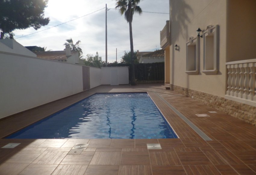 Reventa - Villa -
Cabo Roig