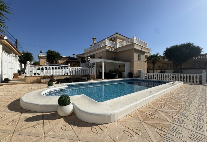 Reventa - Villa -
Ciudad Quesada