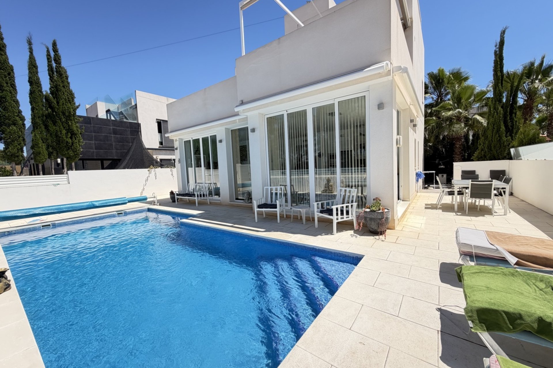 Reventa - Villa -
Mil Palmeras
