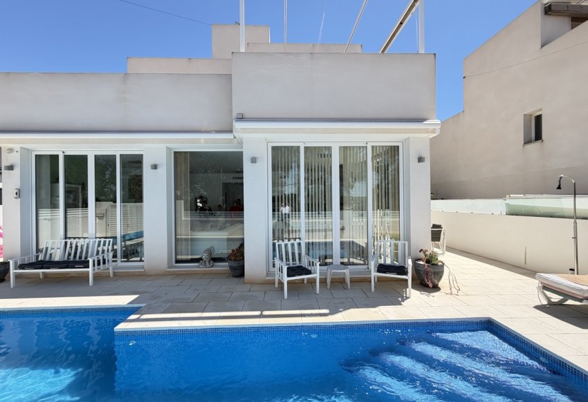 Reventa - Villa -
Mil Palmeras