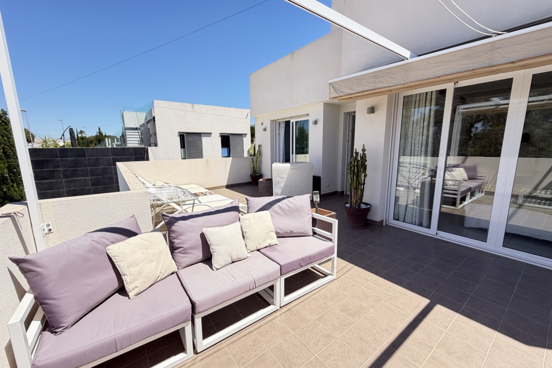 Reventa - Villa -
Mil Palmeras