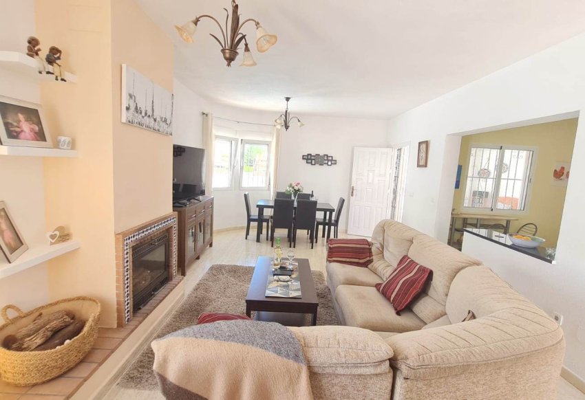 Reventa - Villa -
Orihuela Costa - La Florida