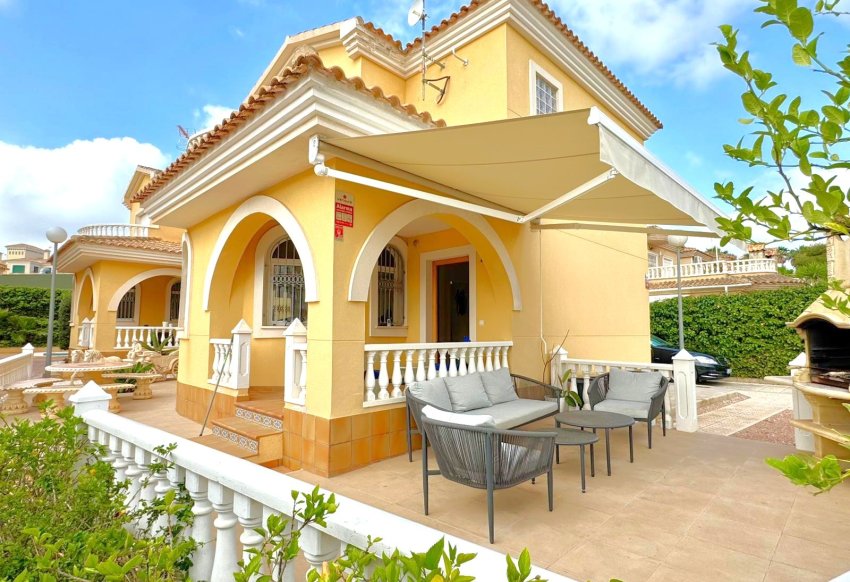 Reventa - Villa -
Orihuela Costa - Villamartín