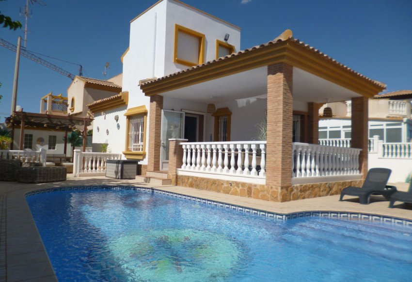 Reventa - Villa -
Pilar de la Horadada