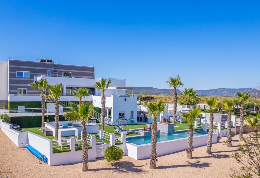 Reventa - Villa -
Torremendo