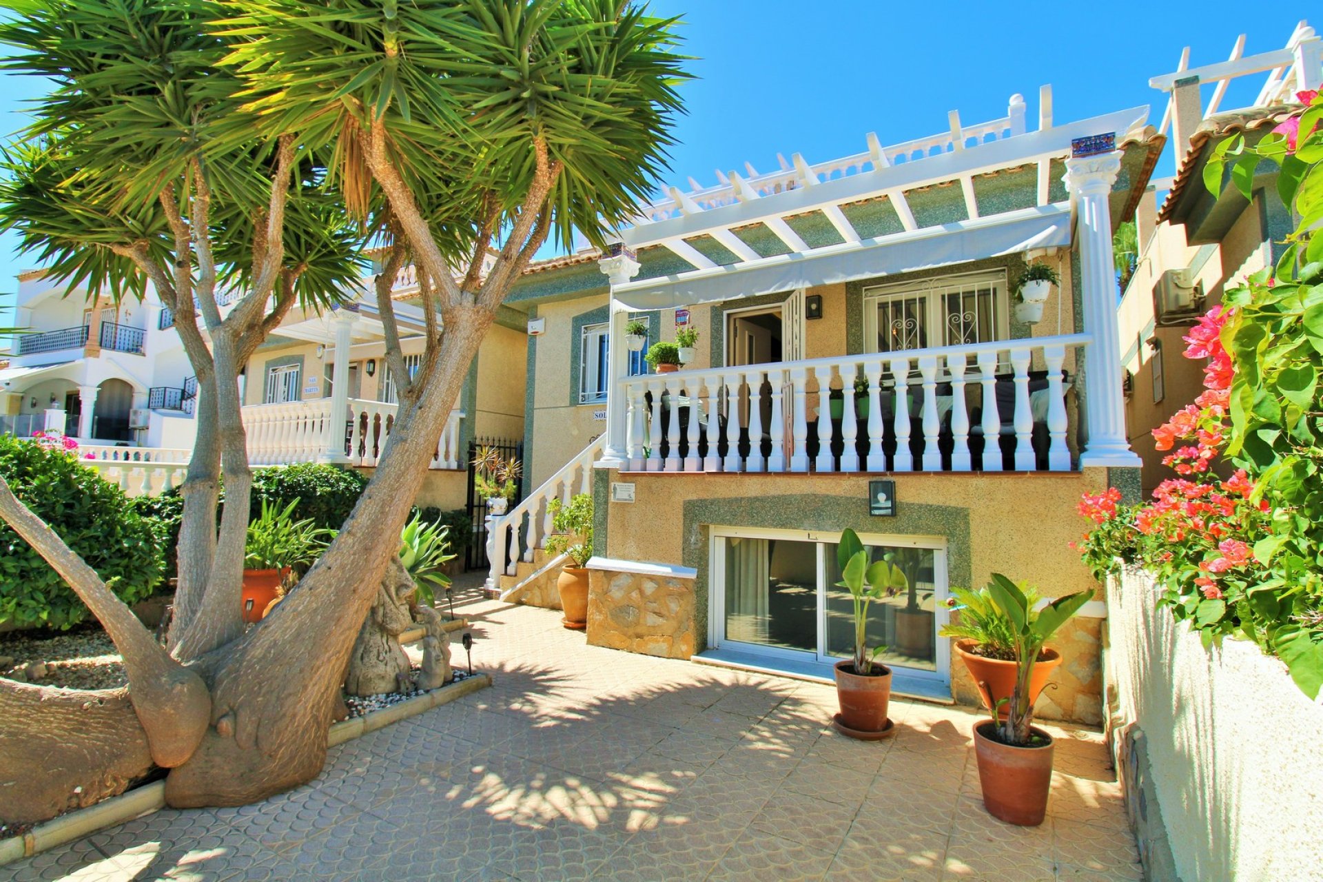 Reventa - Villa -
Villamartín - Las Violetas