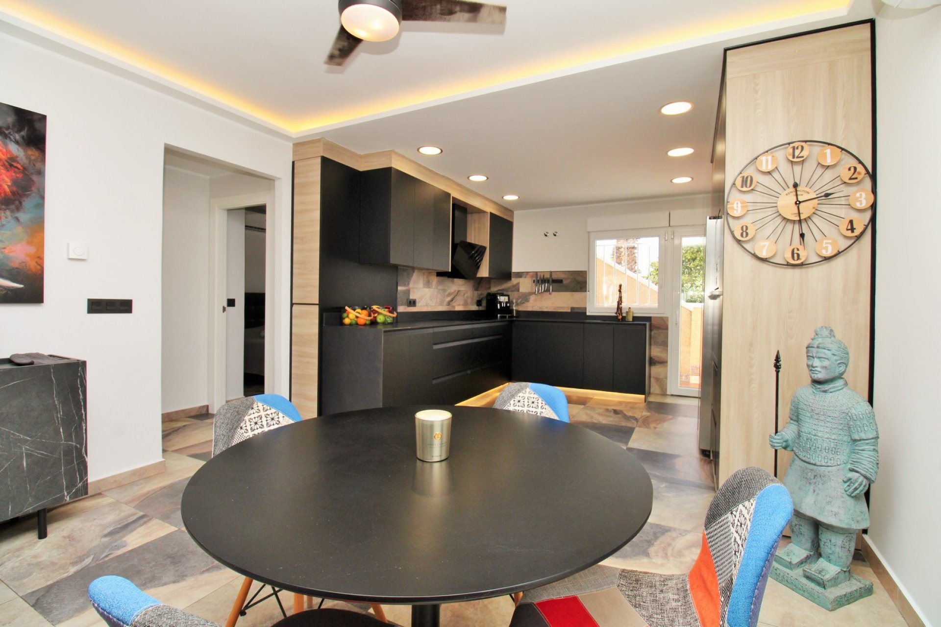 Reventa - Villa -
Villamartín - Las Violetas