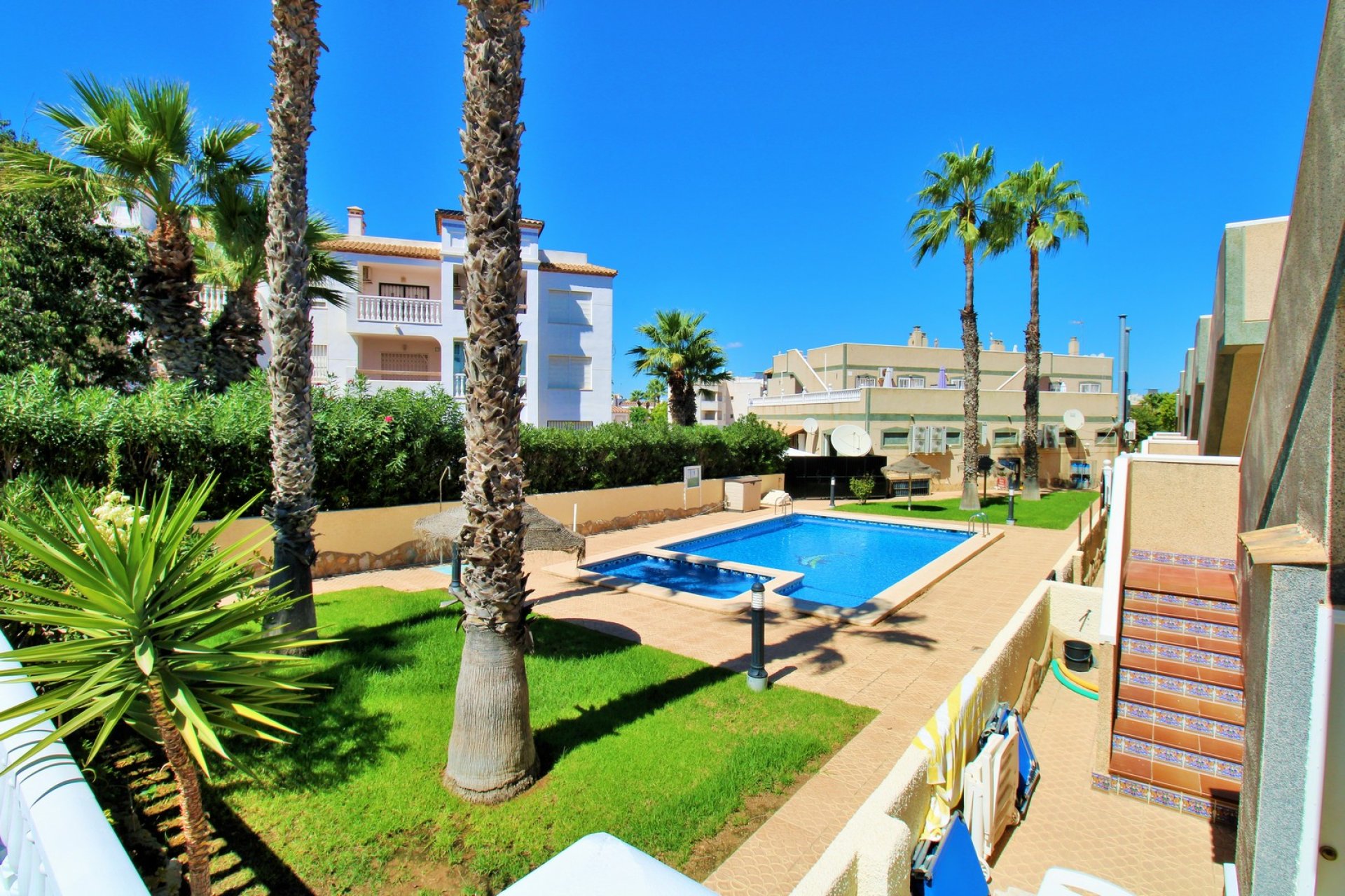 Reventa - Villa -
Villamartín - Las Violetas