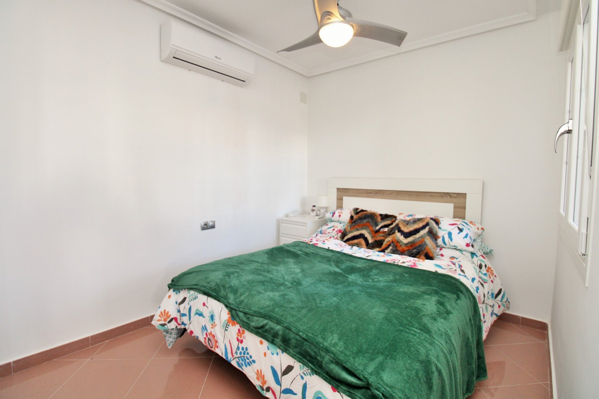 Reventa - Villa -
Villamartín - Los Dolses