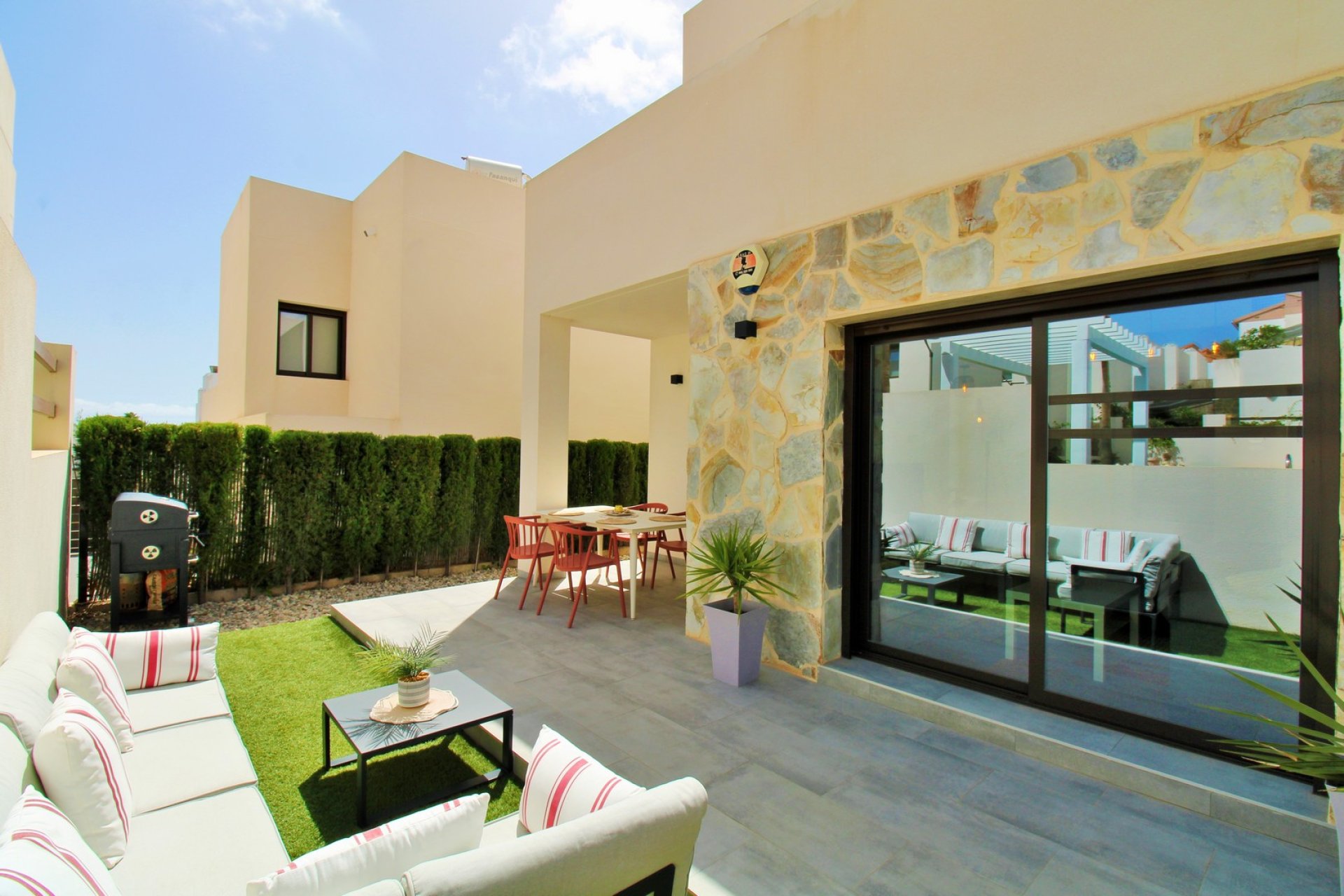 Reventa - Villa -
Villamartín - PAU 8