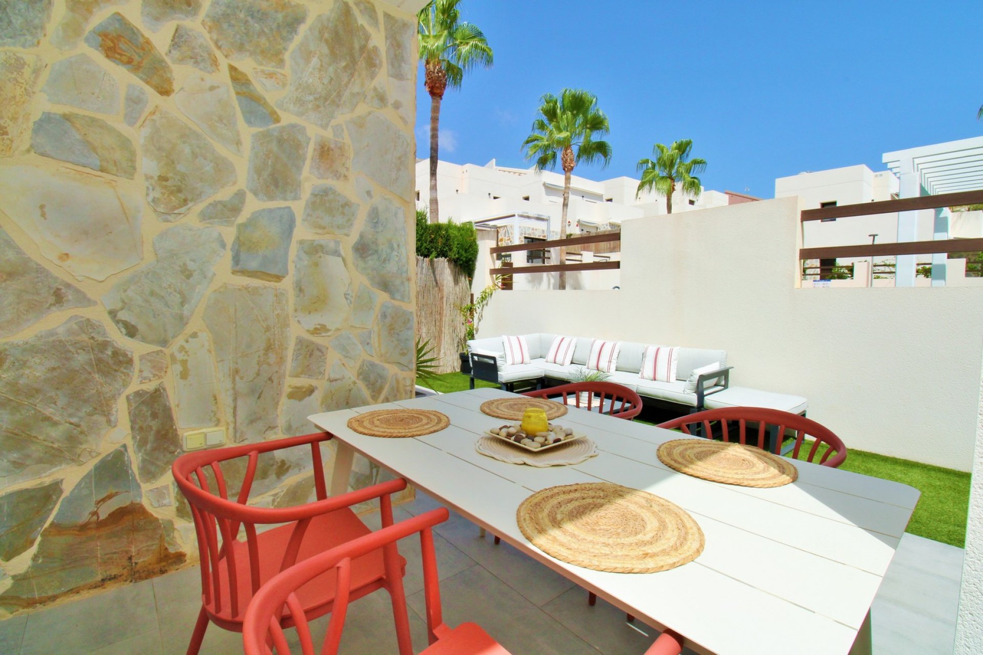 Reventa - Villa -
Villamartín - PAU 8