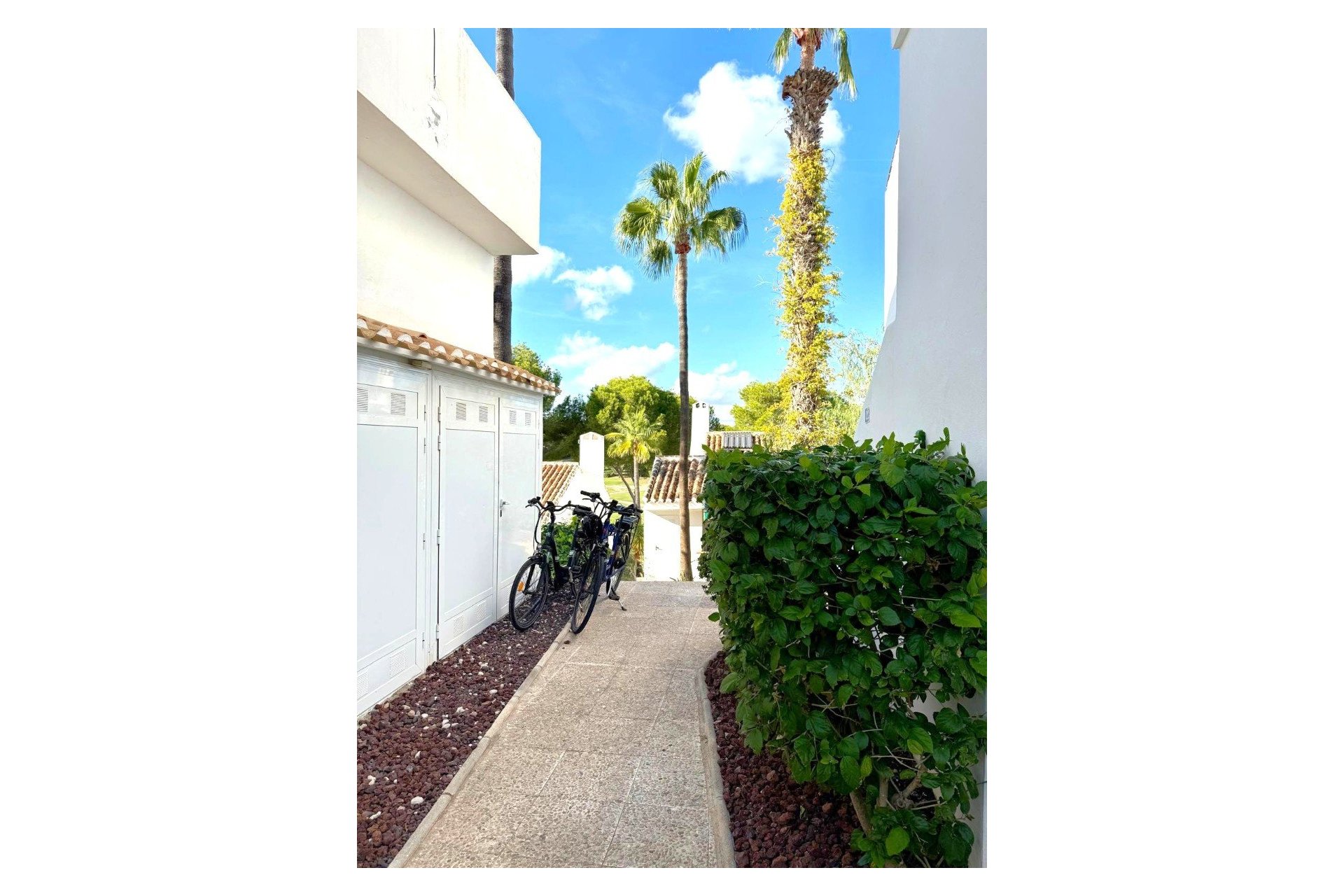 Reventa - Villa -
Villamartín - Villamartin