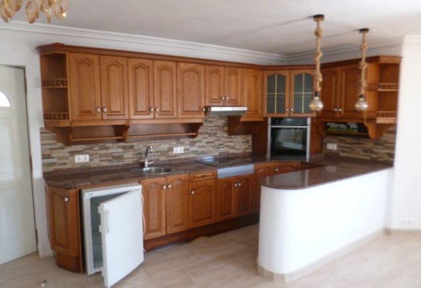 Reventa - Villa -
Villamartín - Villamartin