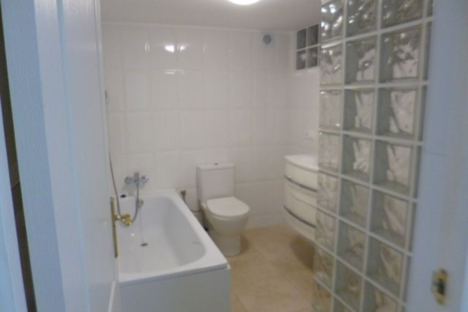 Reventa - Villa -
Villamartín - Villamartin