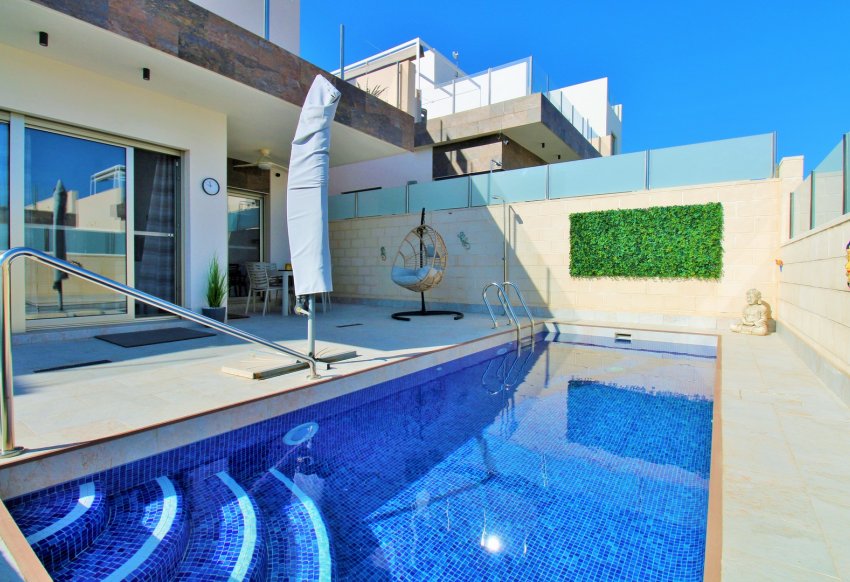 Reventa - Villa -
Villamartín - Villamartin