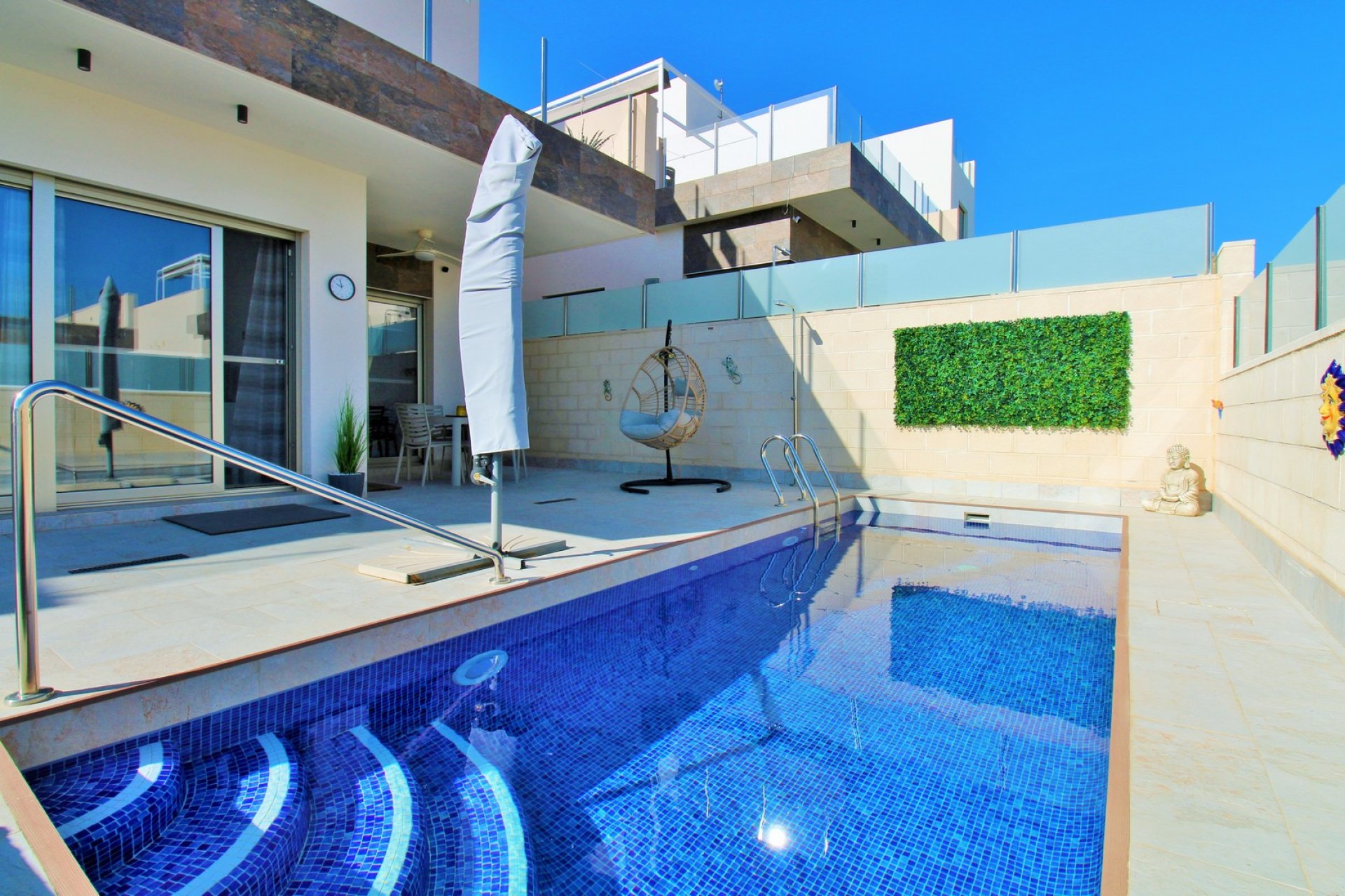 Reventa - Villa -
Villamartín - Villamartin