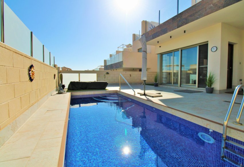 Reventa - Villa -
Villamartín - Villamartin