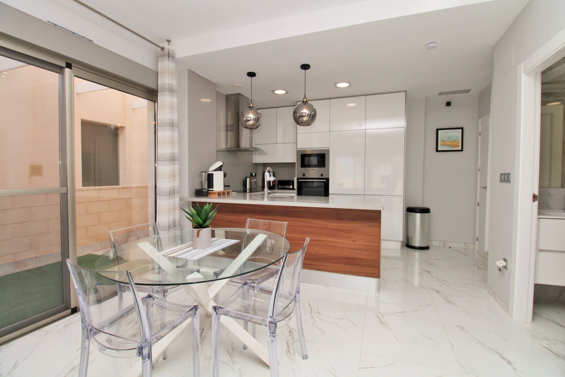 Reventa - Villa -
Villamartín - Villamartin