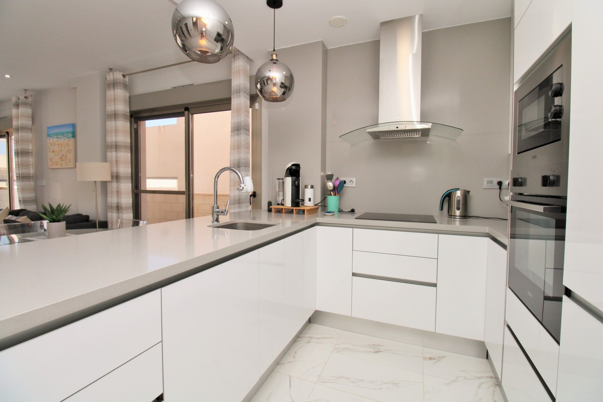 Reventa - Villa -
Villamartín - Villamartin