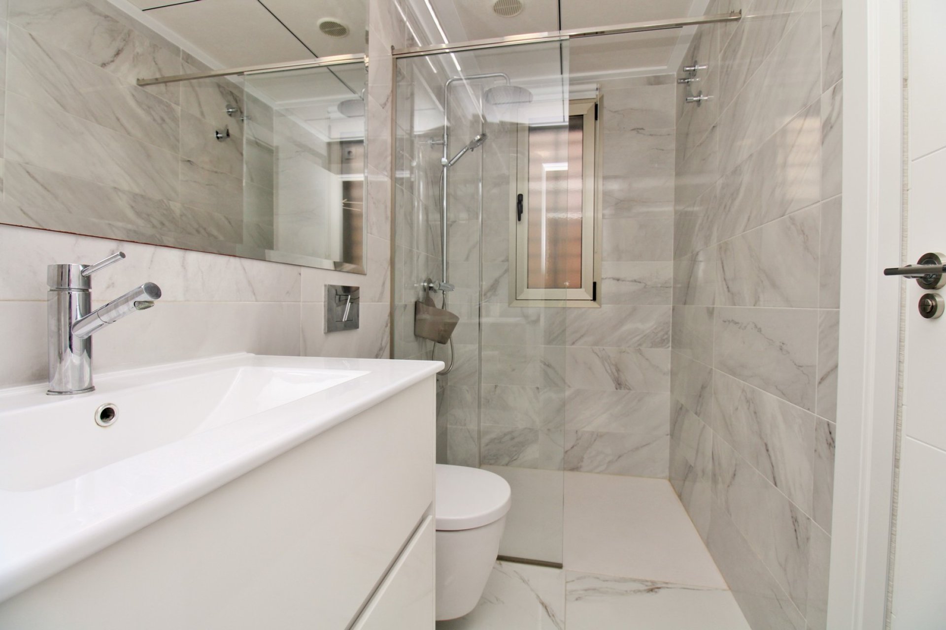 Reventa - Villa -
Villamartín - Villamartin