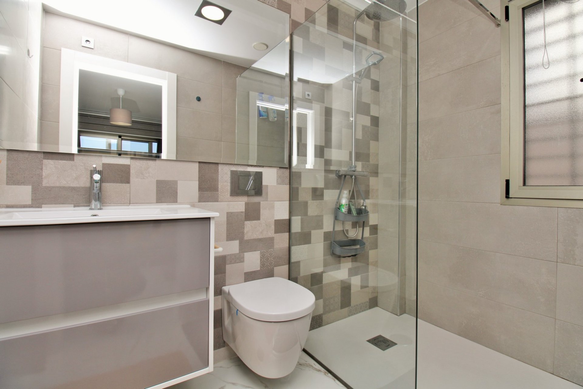 Reventa - Villa -
Villamartín - Villamartin