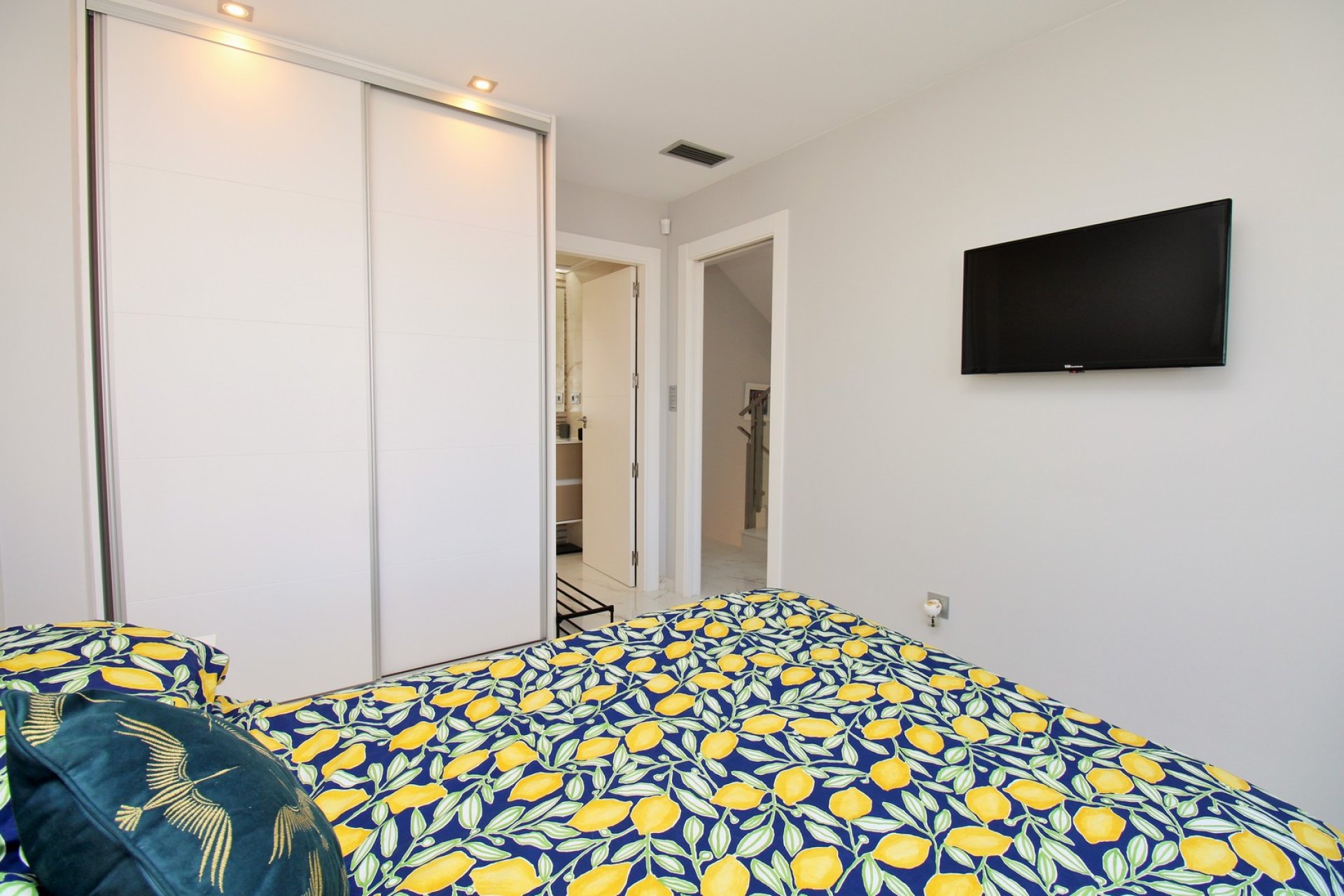 Reventa - Villa -
Villamartín - Villamartin