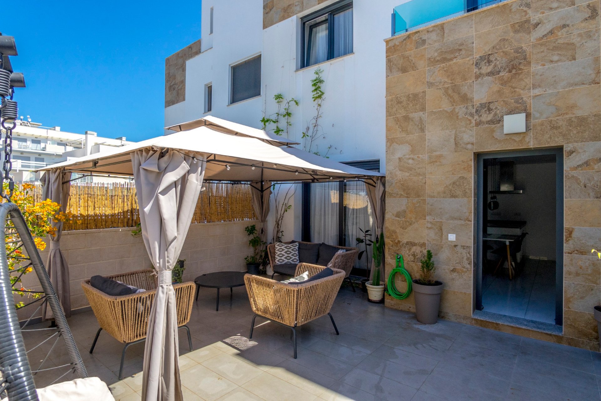 Reventa - Villa -
Villamartín - Villamartin
