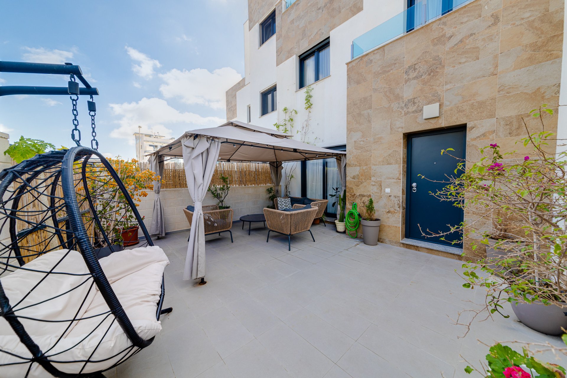 Reventa - Villa -
Villamartín - Villamartin