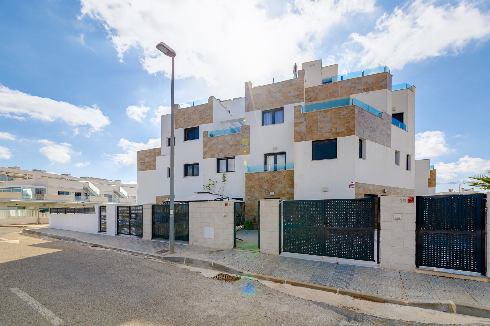 Reventa - Villa -
Villamartín - Villamartin