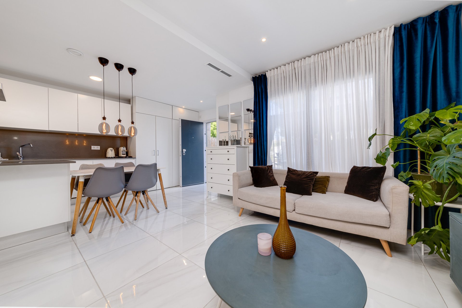 Reventa - Villa -
Villamartín - Villamartin