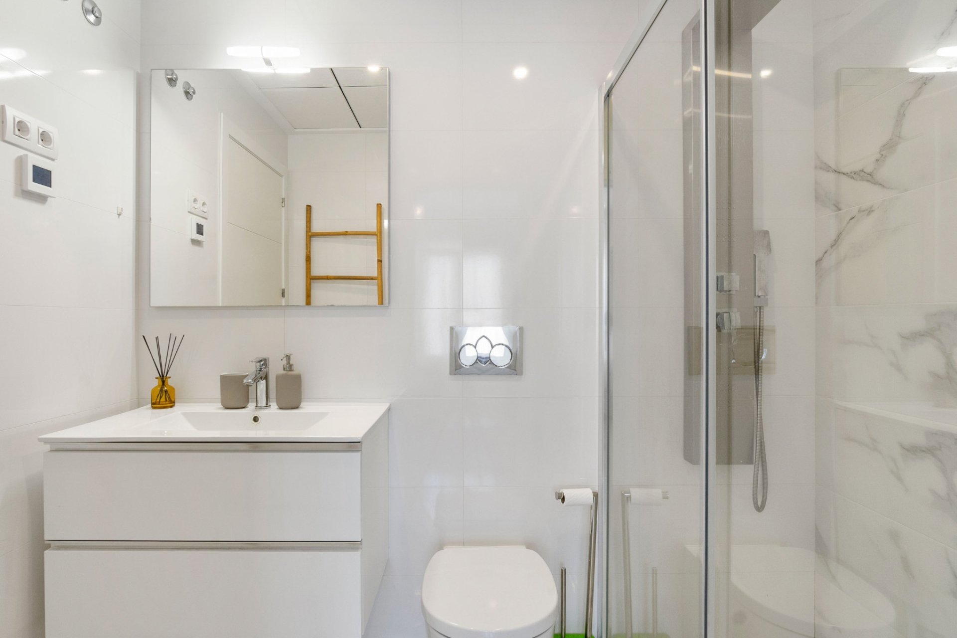 Reventa - Villa -
Villamartín - Villamartin