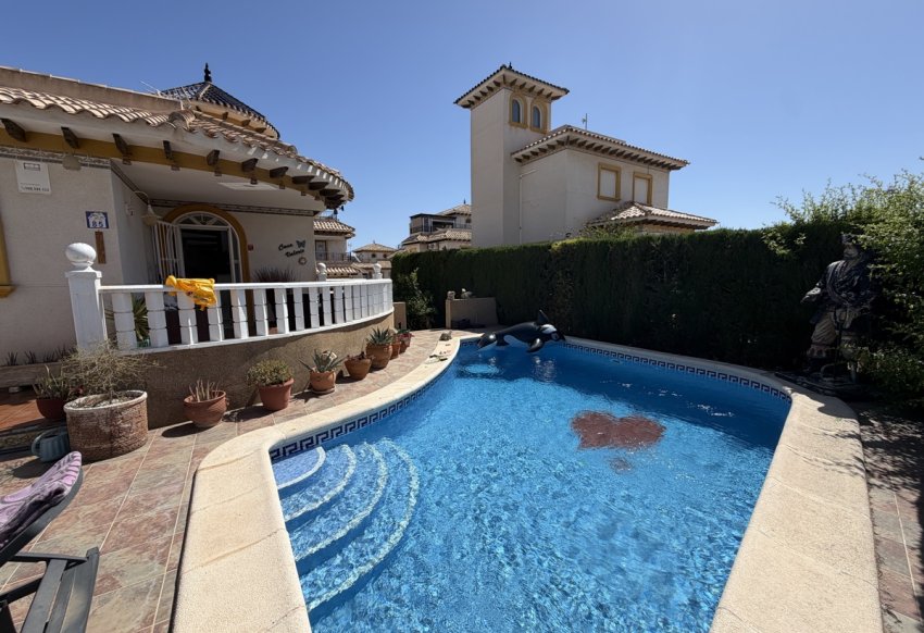 Reventa - Villa -
Villamartín - Villamartin
