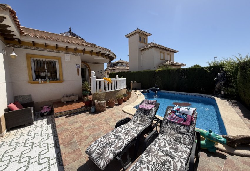 Reventa - Villa -
Villamartín - Villamartin