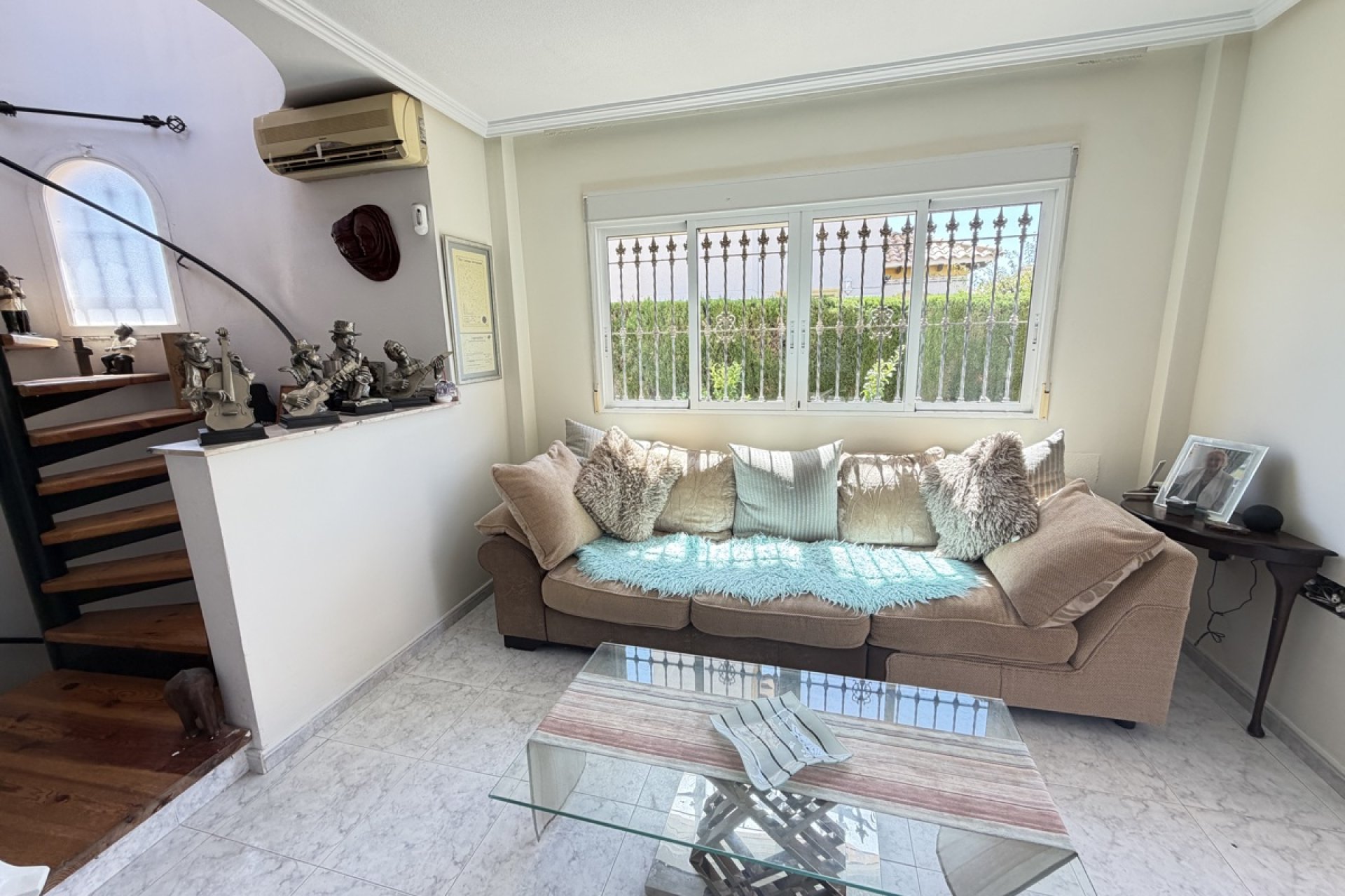 Reventa - Villa -
Villamartín - Villamartin