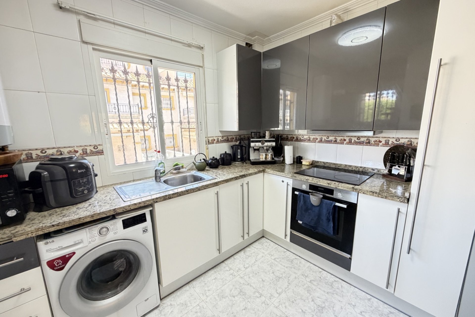 Reventa - Villa -
Villamartín - Villamartin