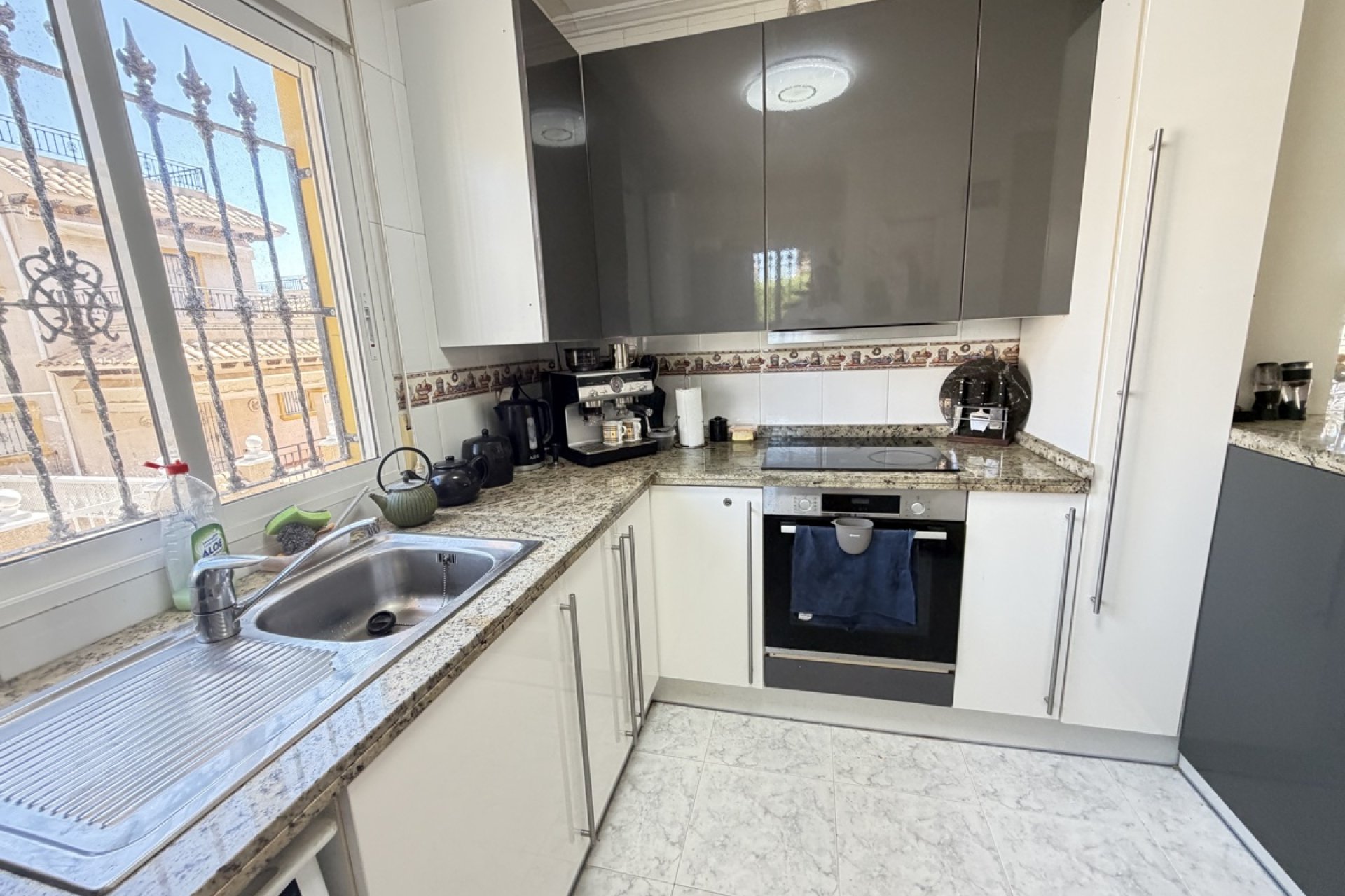 Reventa - Villa -
Villamartín - Villamartin