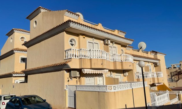 Stadthaus - Wiederverkauf - Villamartín -
                Villamartin