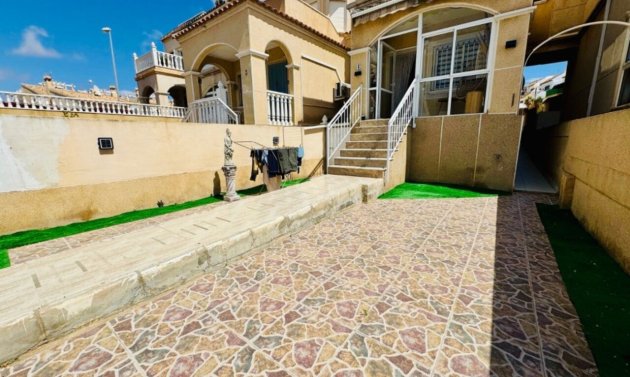 Townhouse - Resale - Los Altos -
                Los Altos